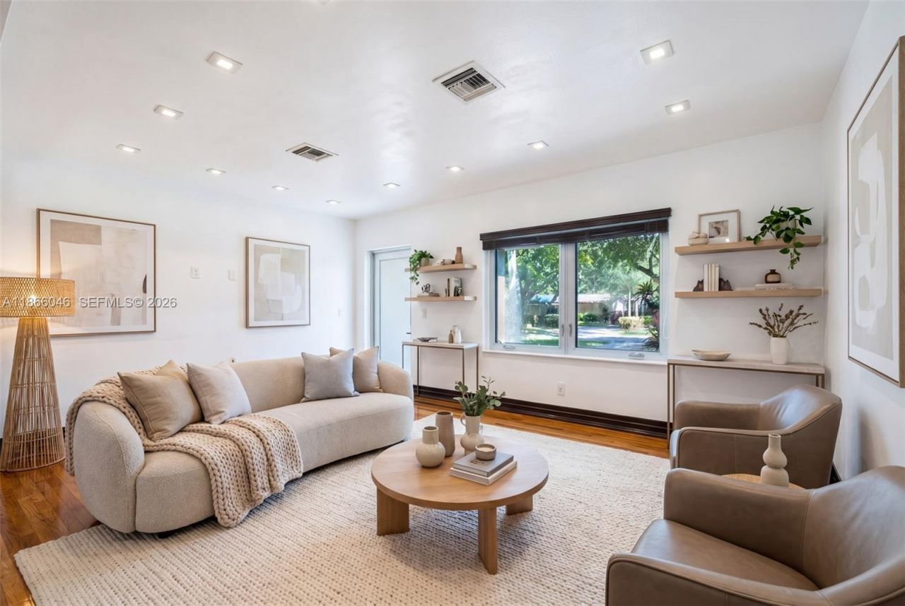 6320 NW 41st St, Virginia Gardens, FL 33166 Photo