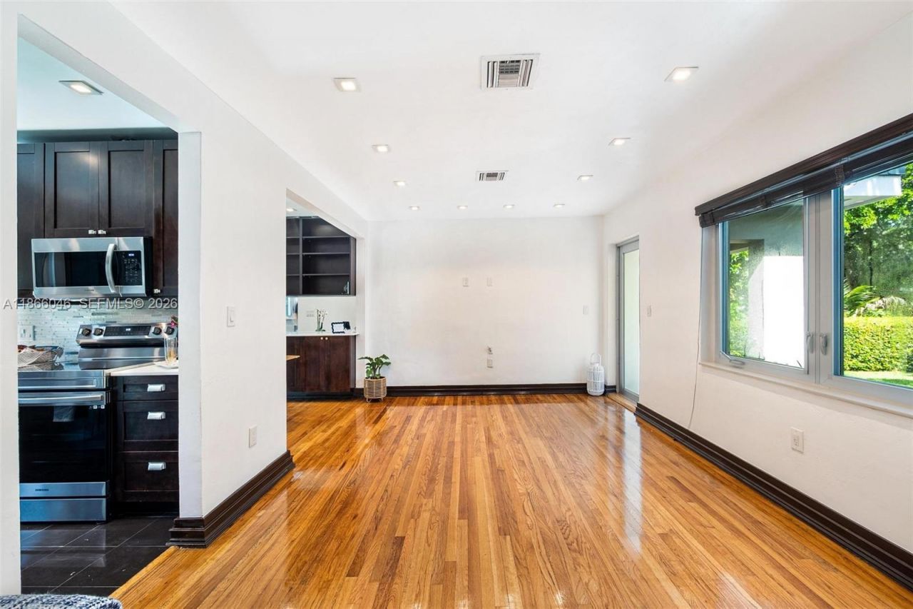 6320 NW 41st St, Virginia Gardens, FL 33166 Photo