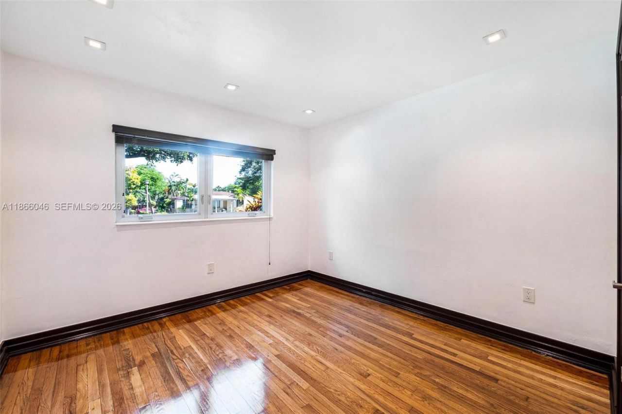 6320 NW 41st St, Virginia Gardens, FL 33166 Photo