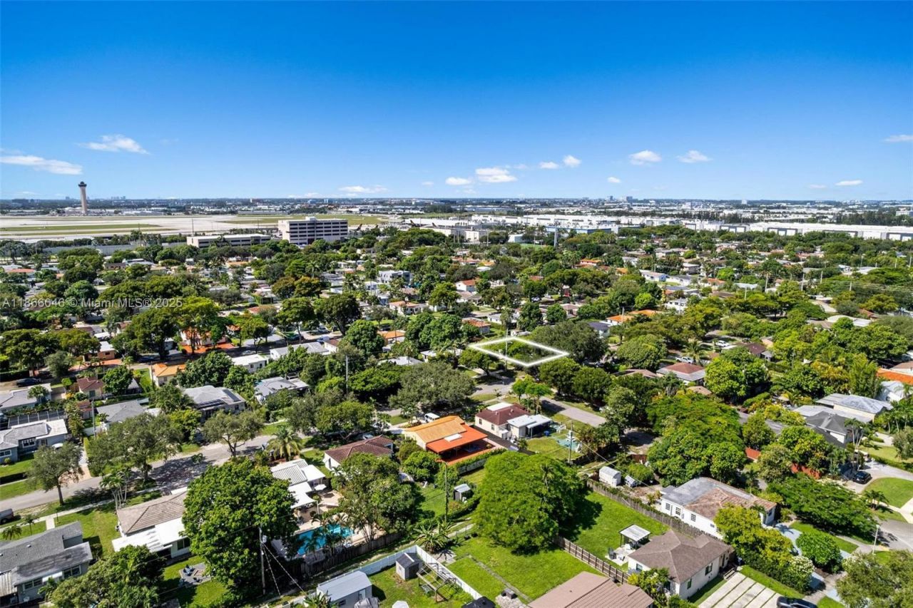 6320 NW 41st St, Virginia Gardens, FL 33166 Photo