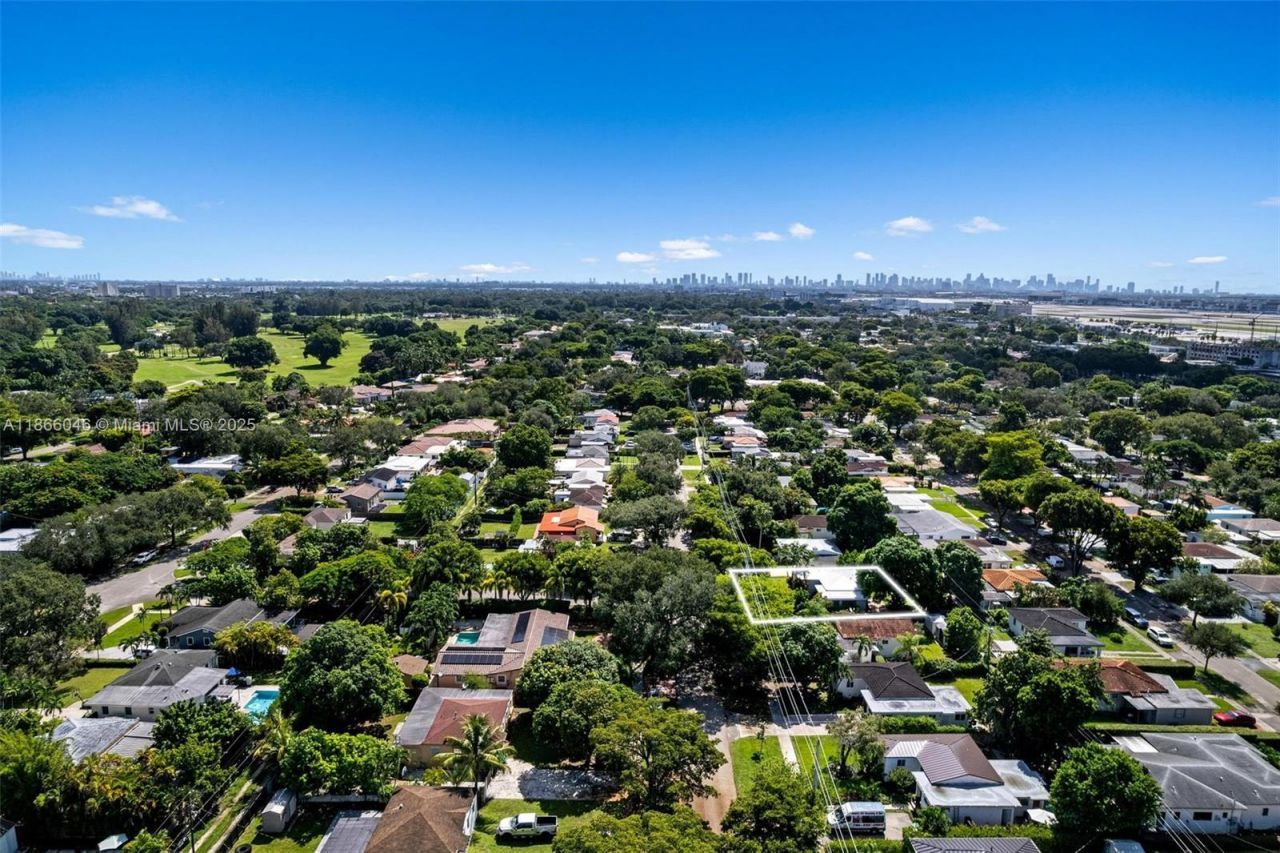 6320 NW 41st St, Virginia Gardens, FL 33166 Photo