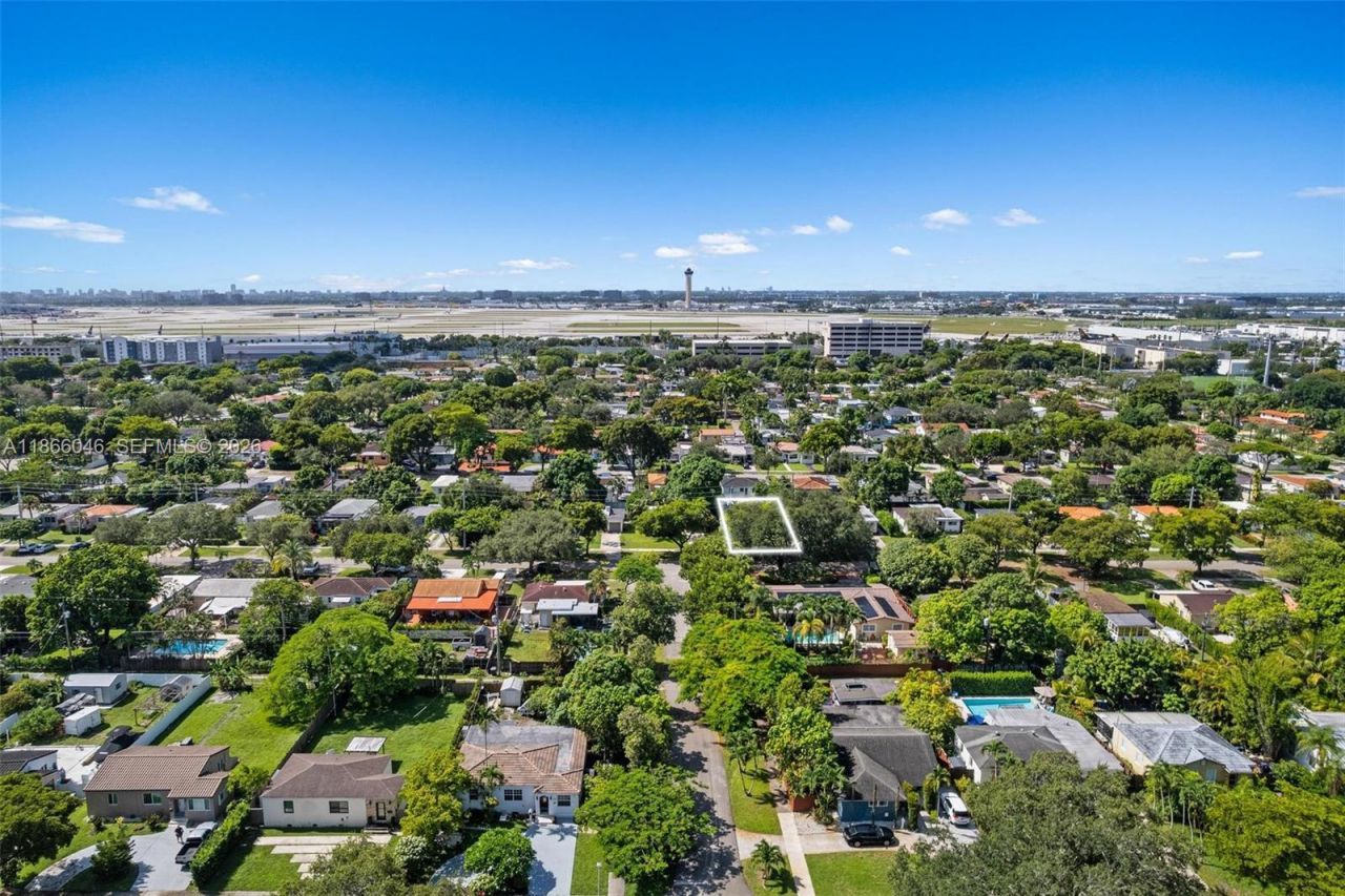 6320 NW 41st St, Virginia Gardens, FL 33166 Photo