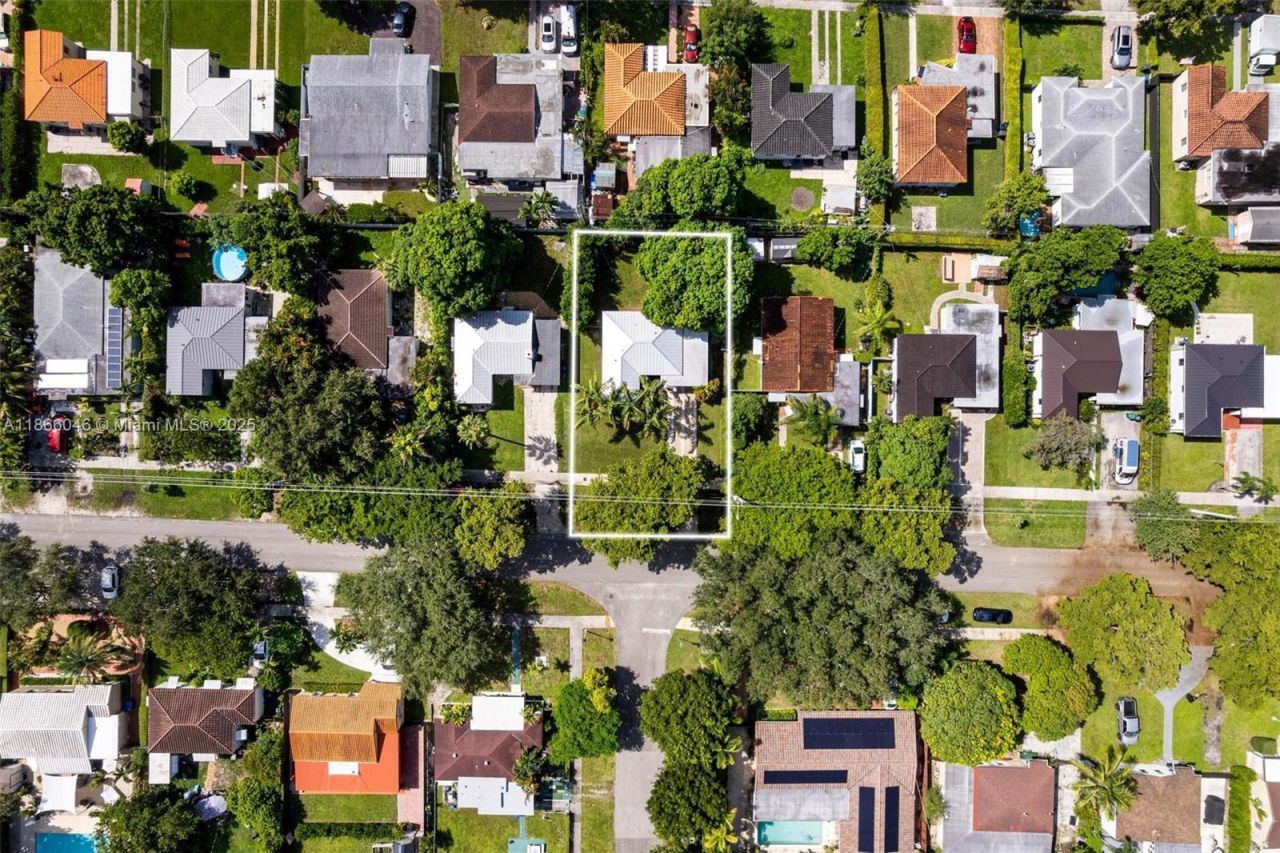 6320 NW 41st St, Virginia Gardens, FL 33166 Photo
