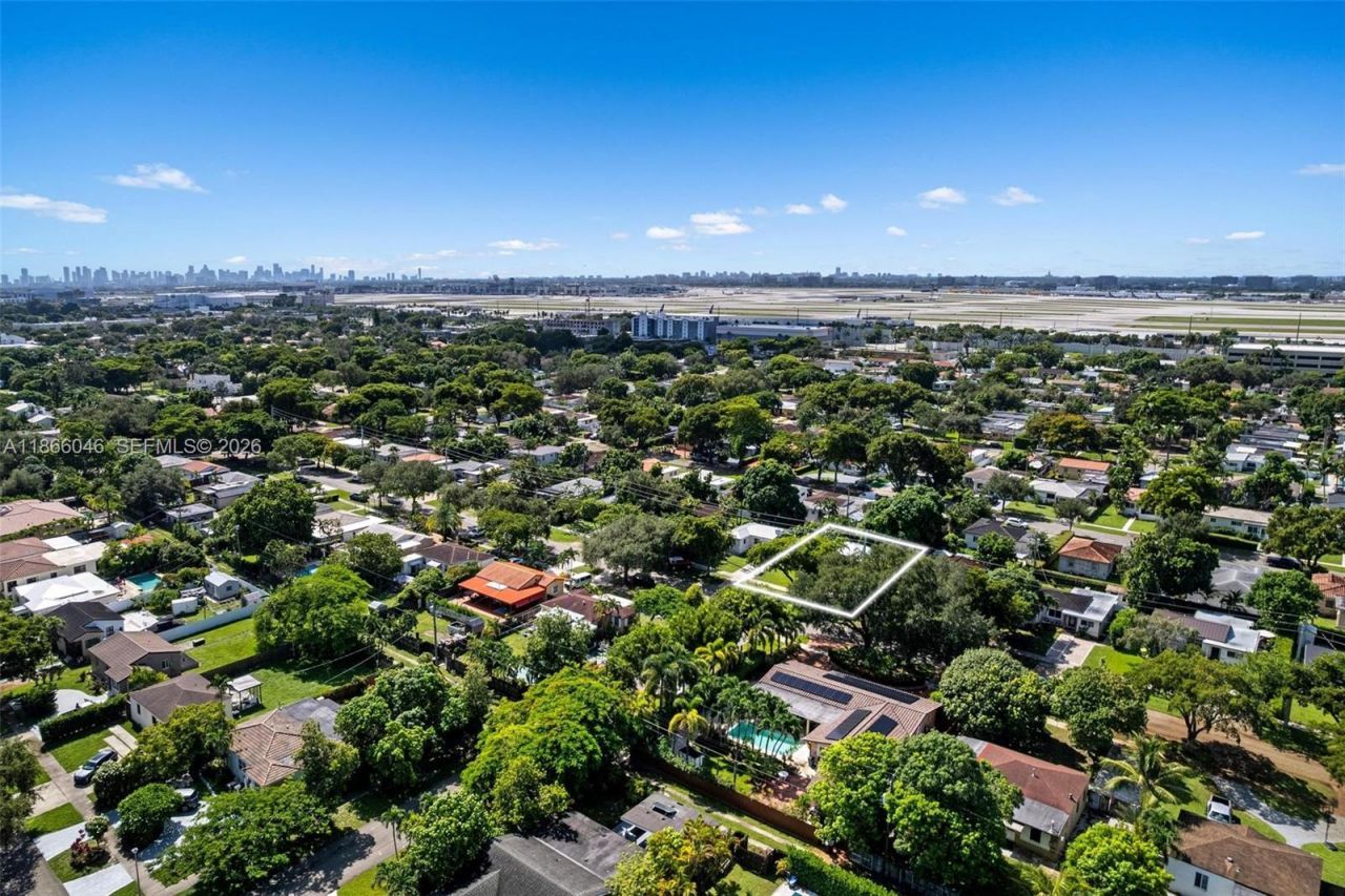 6320 NW 41st St, Virginia Gardens, FL 33166 Photo