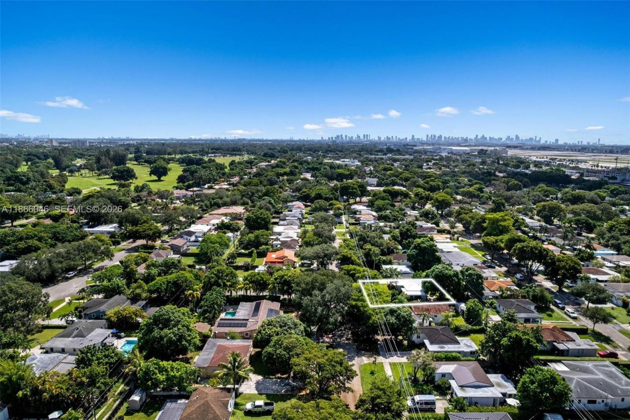 6320 NW 41st St, Virginia Gardens, FL 33166 Photo