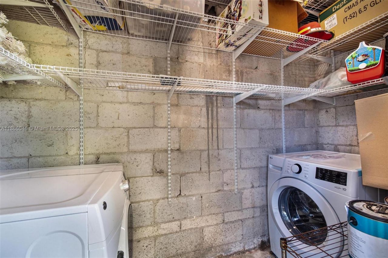 6320 NW 41st St, Virginia Gardens, FL 33166 Photo