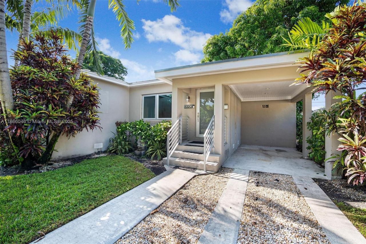 6320 NW 41st St, Virginia Gardens, FL 33166 Photo