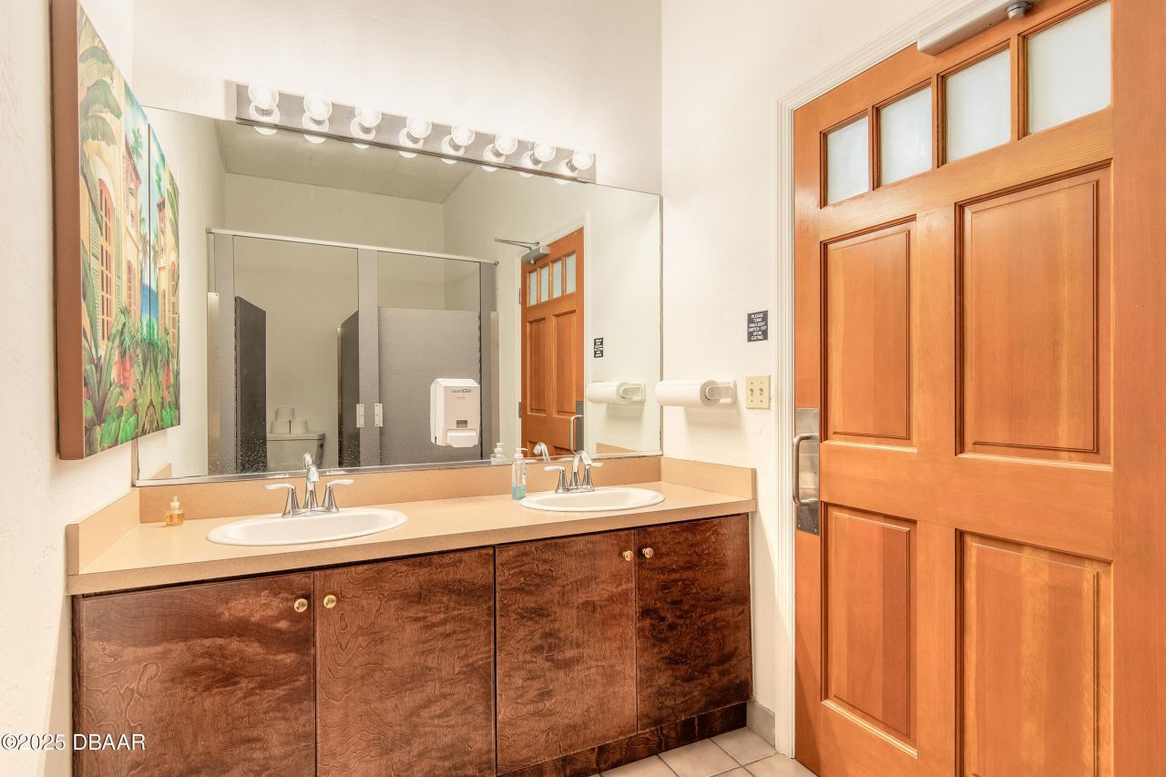 200 Magnolia Avenue, Daytona Beach, FL 32114 Photo