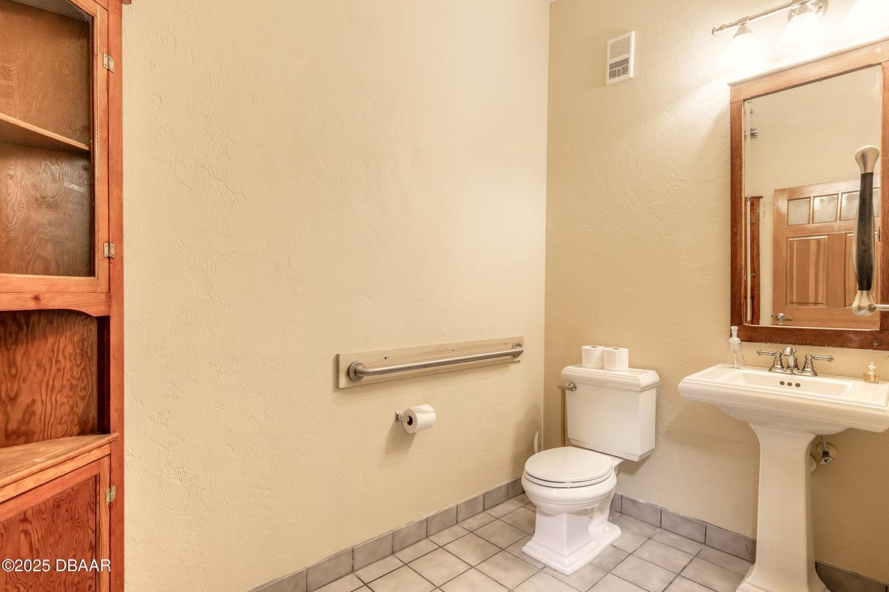 200 Magnolia Avenue, Daytona Beach, FL 32114 Photo