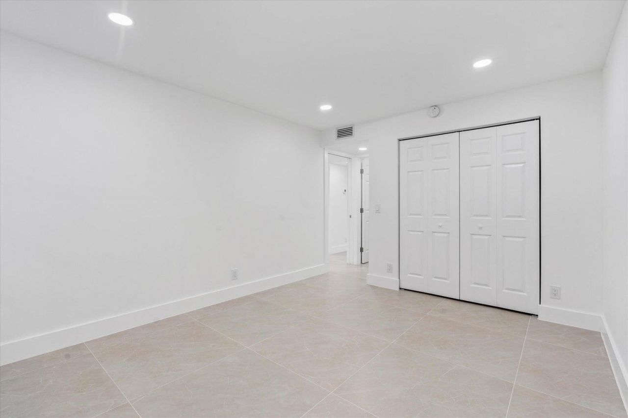 578 Burgundy M, Unit M, Delray Beach, FL 33484 Photo