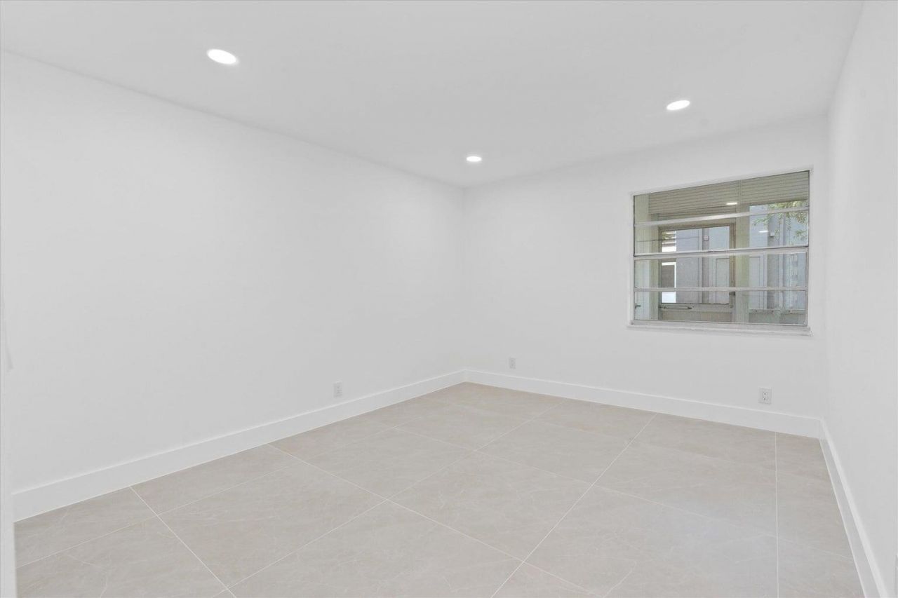 578 Burgundy M, Unit M, Delray Beach, FL 33484 Photo