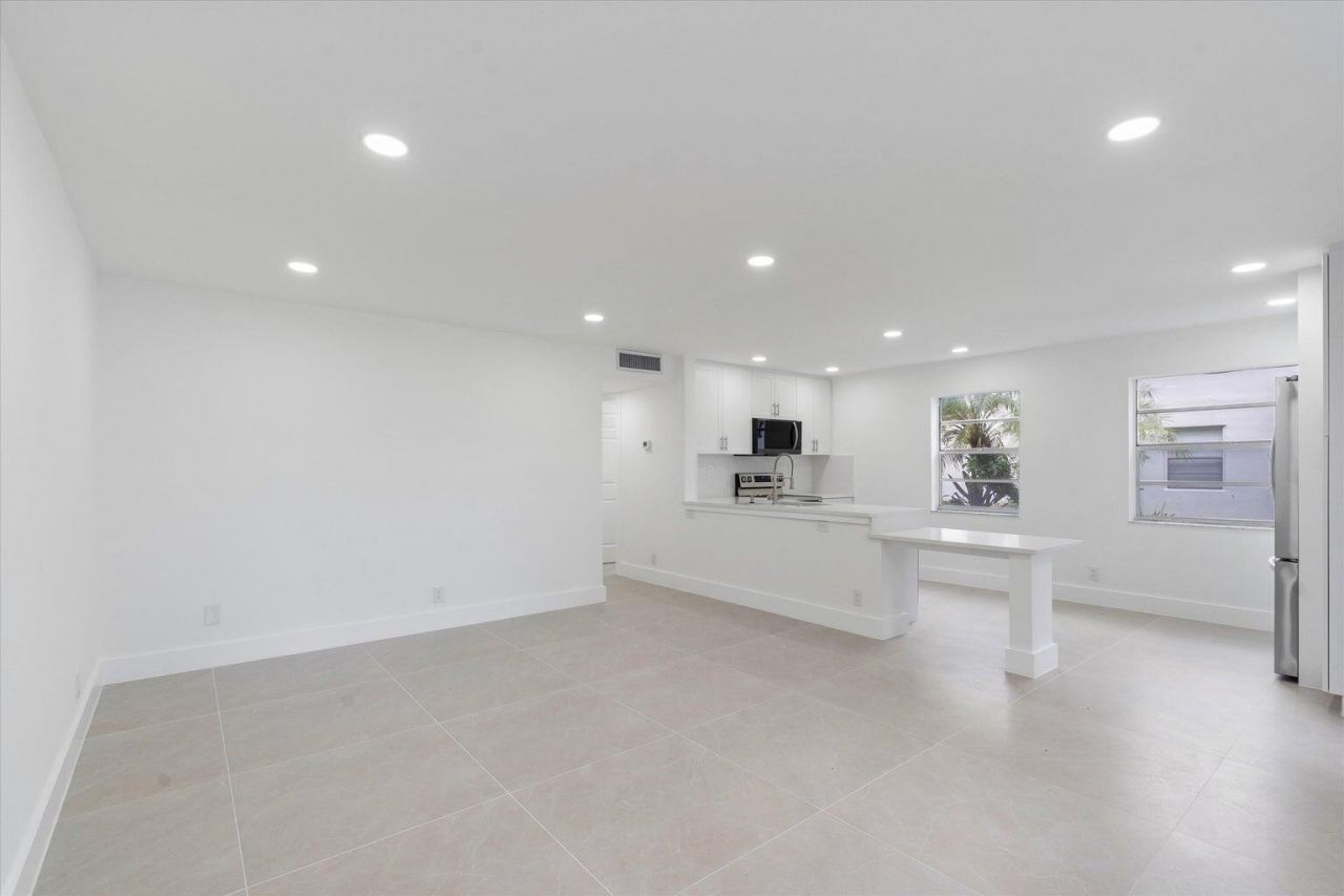 578 Burgundy M, Unit M, Delray Beach, FL 33484 Photo