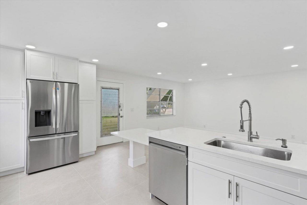 578 Burgundy M, Unit M, Delray Beach, FL 33484 Photo