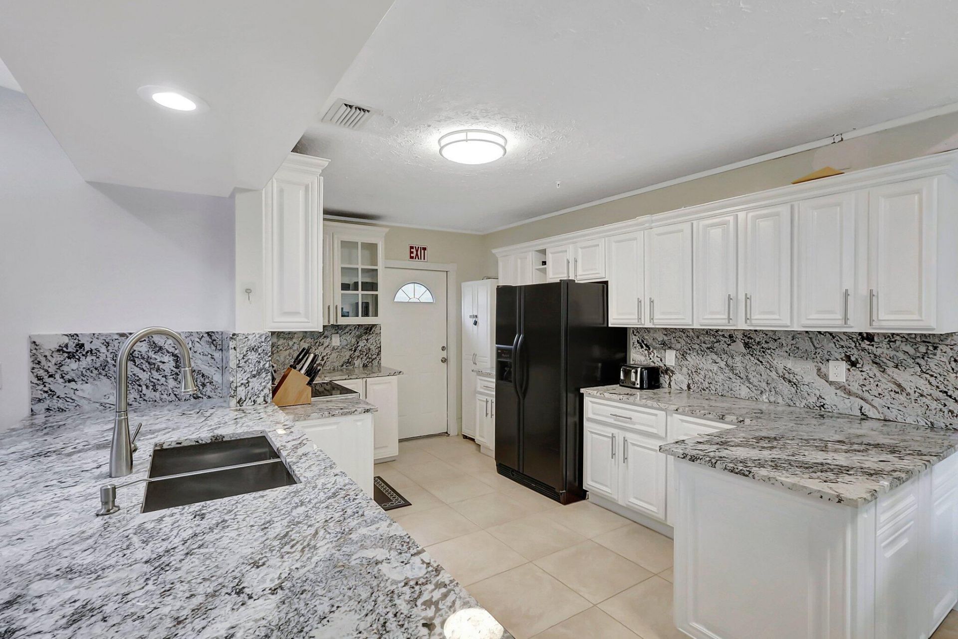 1541 SE Minorca Avenue, Port Saint Lucie, FL 34952 Photo