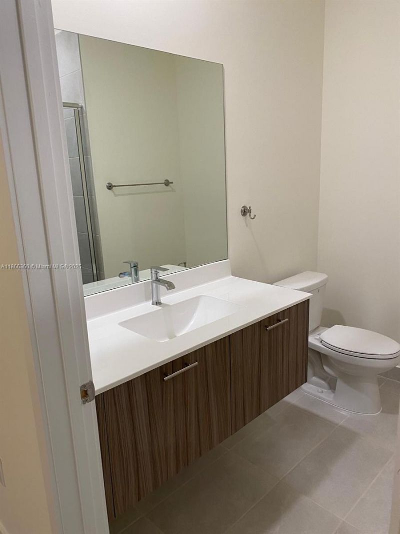 8175 NW 104th Ave, Unit 35, Doral, FL 33178 Photo