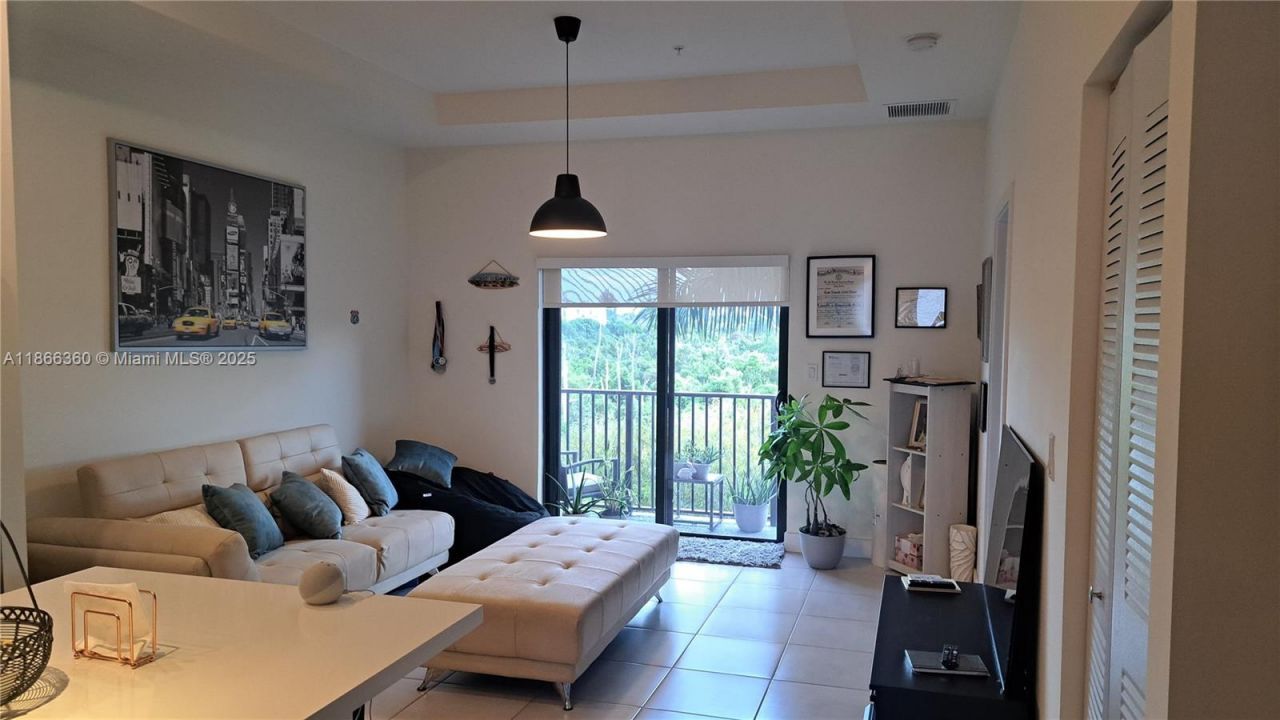 8175 NW 104th Ave, Unit 35, Doral, FL 33178 Photo