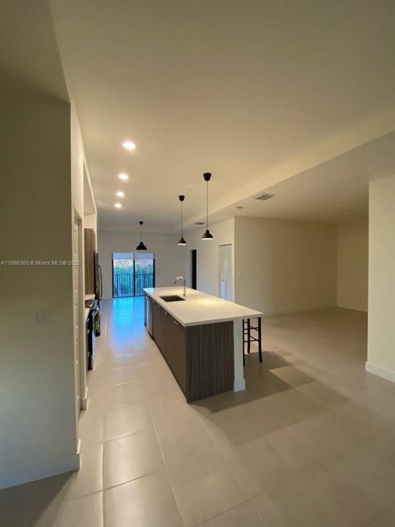 8175 NW 104th Ave, Unit 35, Doral, FL 33178 Photo