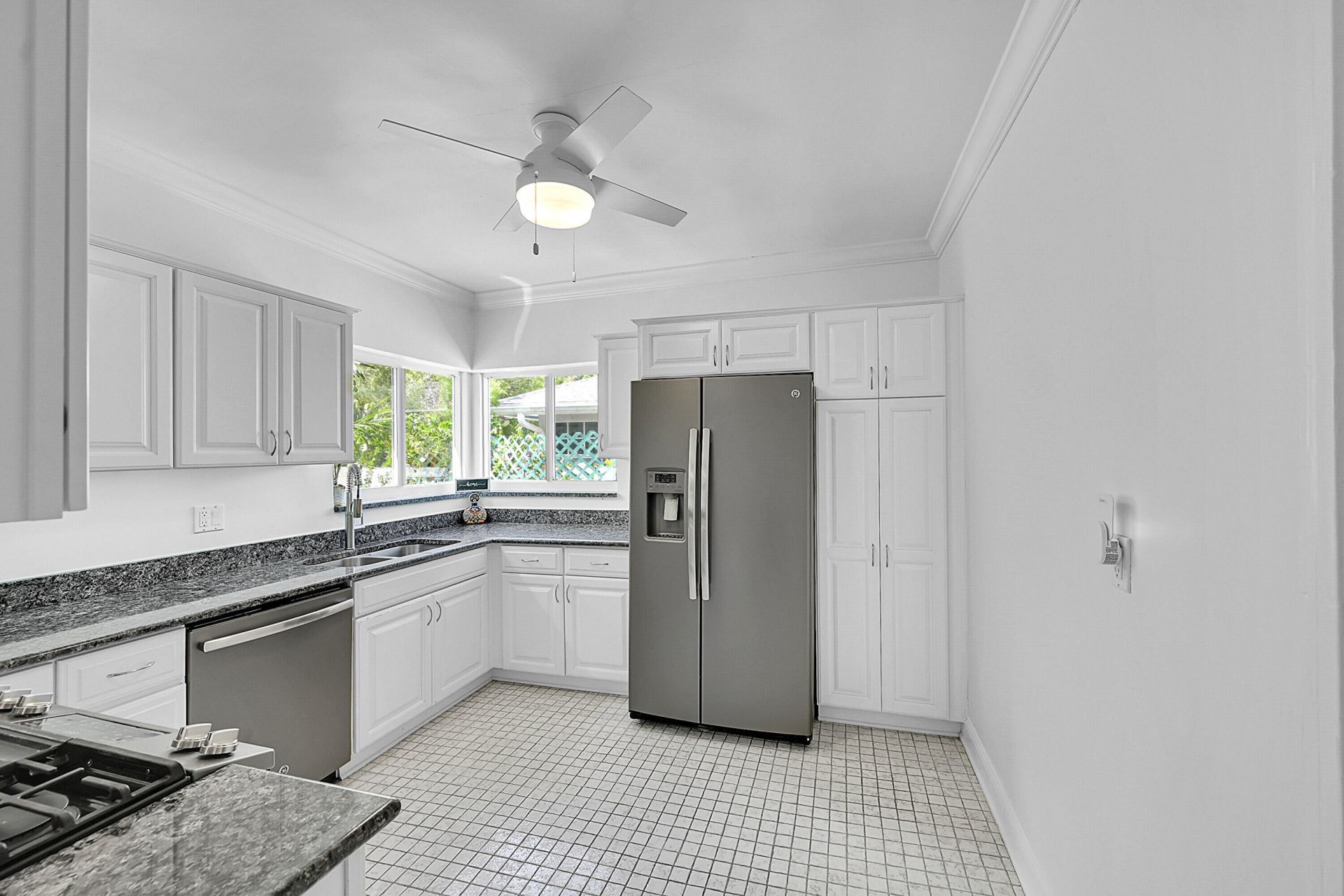 1117 S Palmway, Lake Worth Beach, FL 33460 Photo