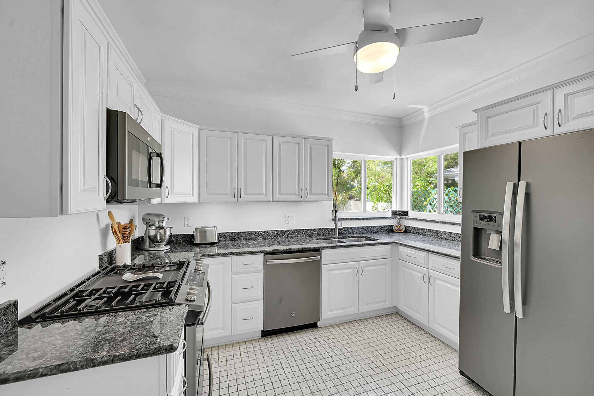 1117 S Palmway, Lake Worth Beach, FL 33460 Photo