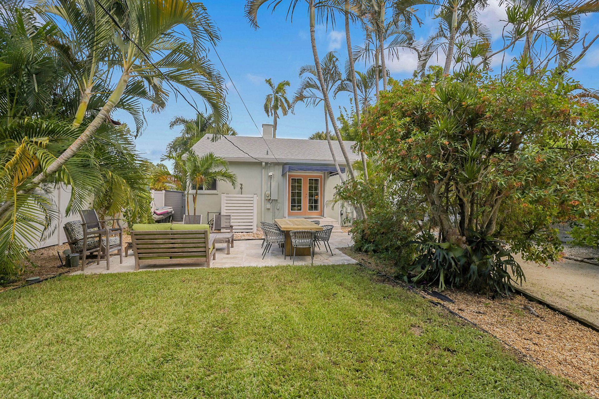 1117 S Palmway, Lake Worth Beach, FL 33460 Photo