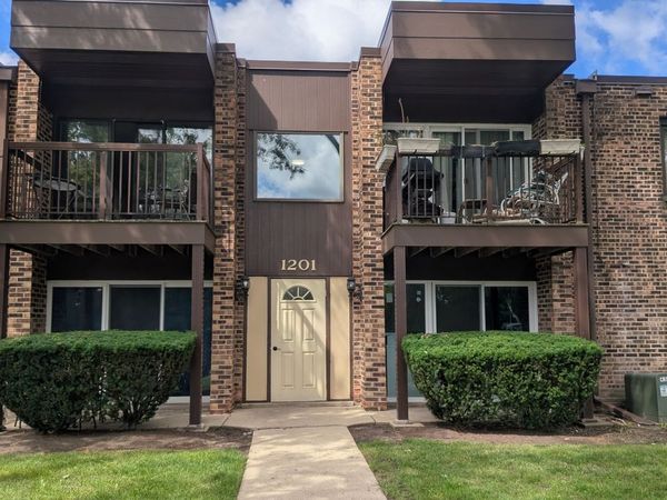 1201 PLEASANT RUN Drive, Unit 312, Wheeling, IL 60090