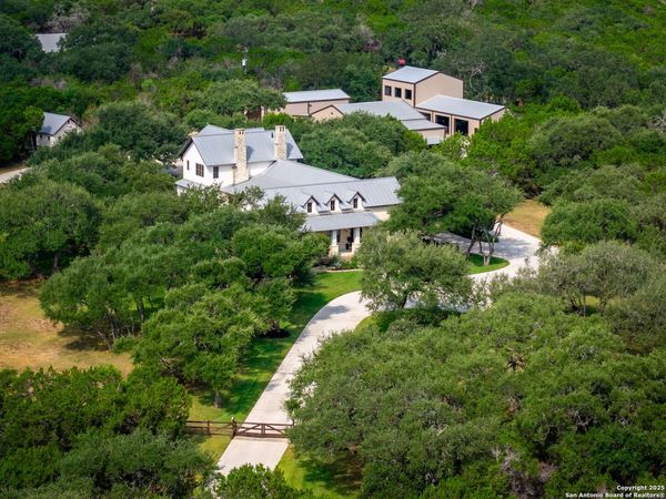 1945 Hoffmann, New Braunfels, TX 78132