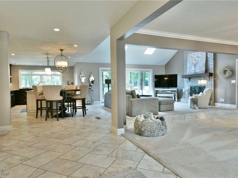 404 Cherry Hill Lane, Cortland, OH 44410 Photo 4