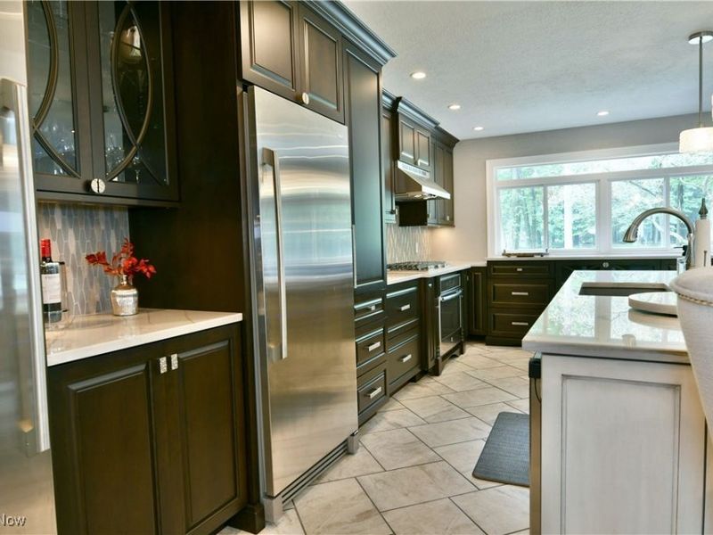 404 Cherry Hill Lane, Cortland, OH 44410 Photo 7