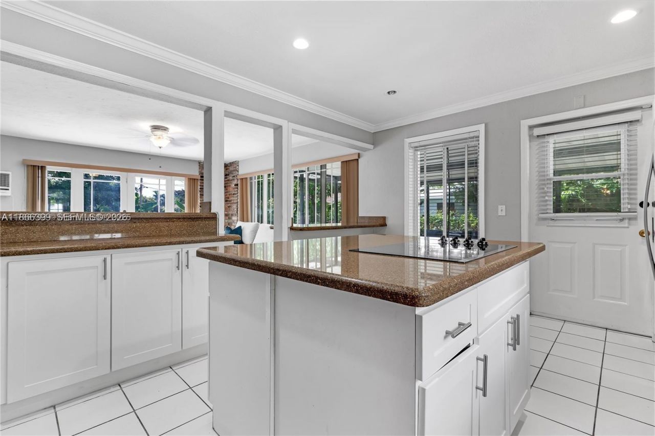 460 NW 88th Ter, El Portal, FL 33150 Photo