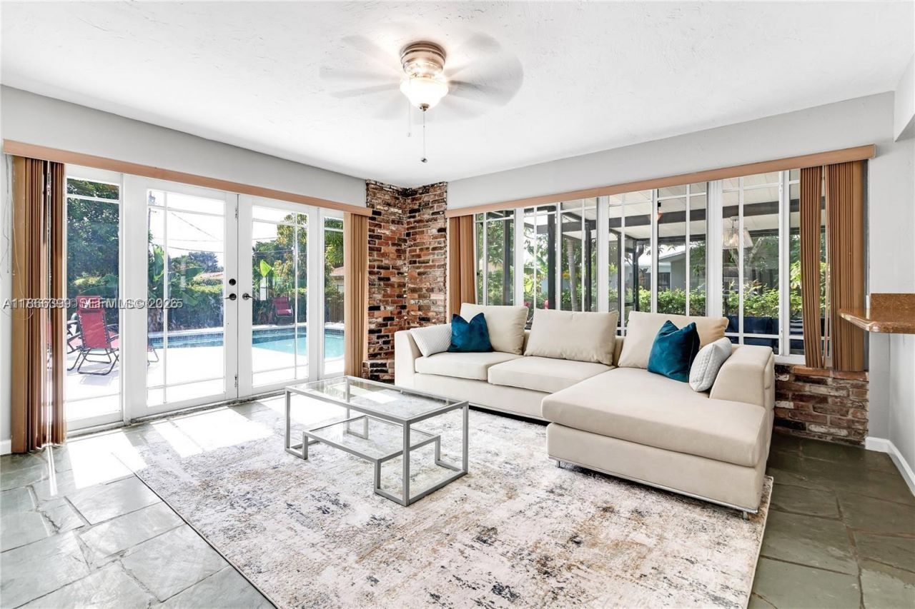 460 NW 88th Ter, El Portal, FL 33150 Photo