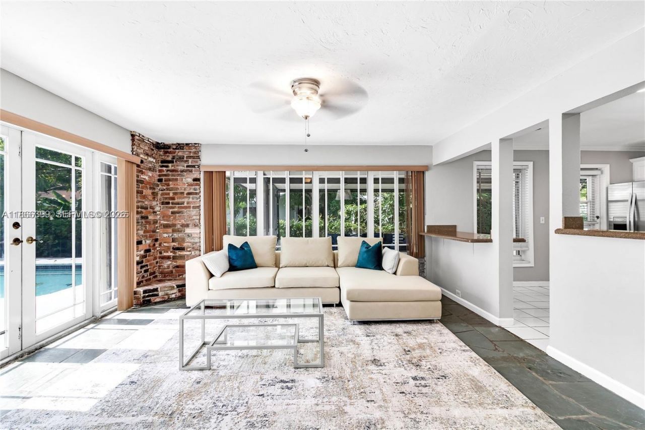 460 NW 88th Ter, El Portal, FL 33150 Photo