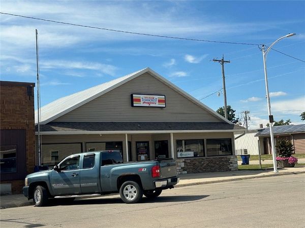 122 Main Street, Van Horne, IA 52326