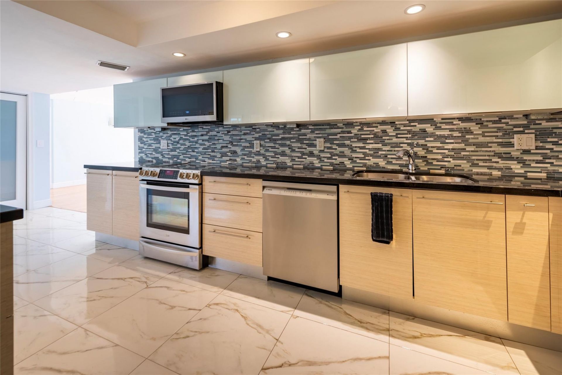 1151 N Fort Lauderdale Beach Boulevard, Unit 4C, Fort Lauderdale, FL 33304 Photo