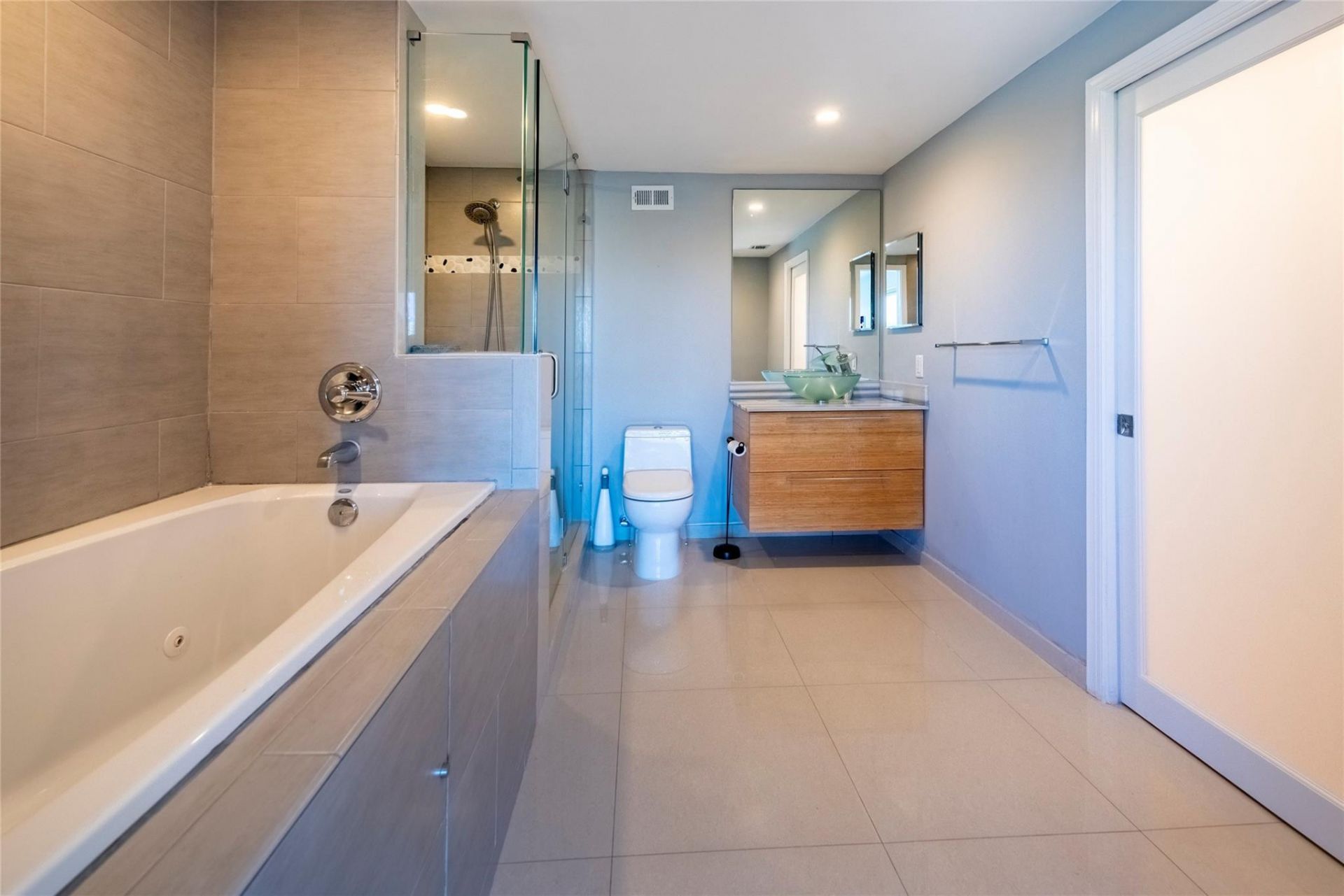 1151 N Fort Lauderdale Beach Boulevard, Unit 4C, Fort Lauderdale, FL 33304 Photo