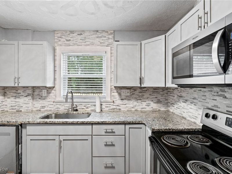 444 Evers Street, Akron, OH 44310 Photo 10