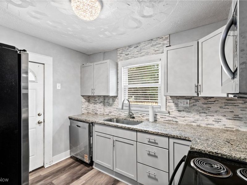 444 Evers Street, Akron, OH 44310 Photo 12