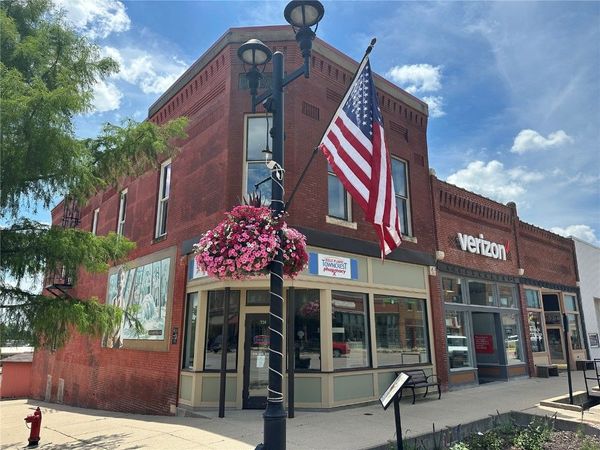 731 12th Street, Belle Plaine, IA 52208