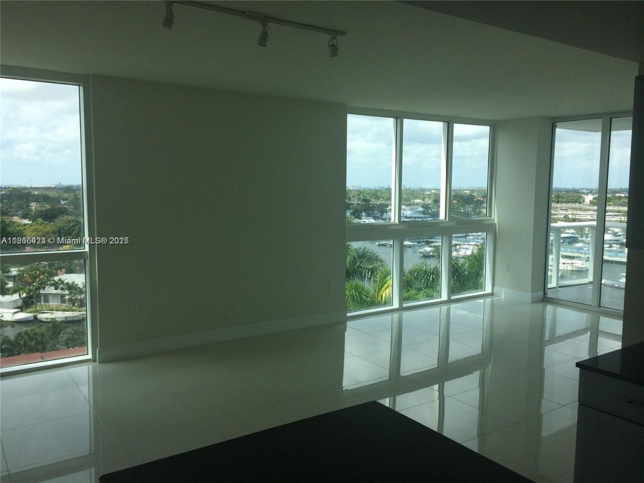 1861 NW S River Dr, Unit 1005, Miami, FL 33125 Photo