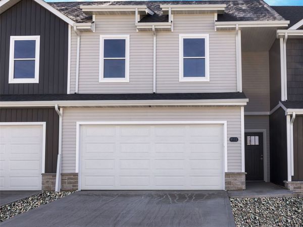 9112 Robinson Drive, West Des Moines, IA 50266