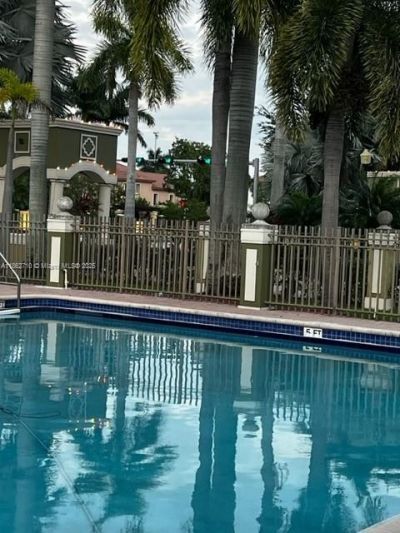 608 NE 33rd Ter, Unit 608, Homestead, FL 33033 Photo