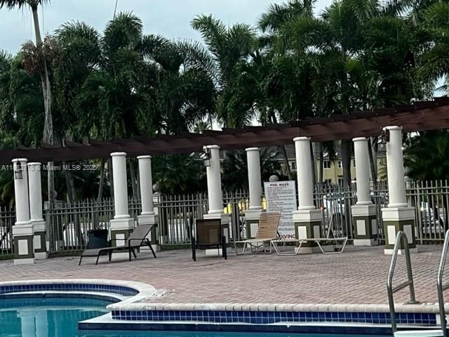 608 NE 33rd Ter, Unit 608, Homestead, FL 33033 Photo