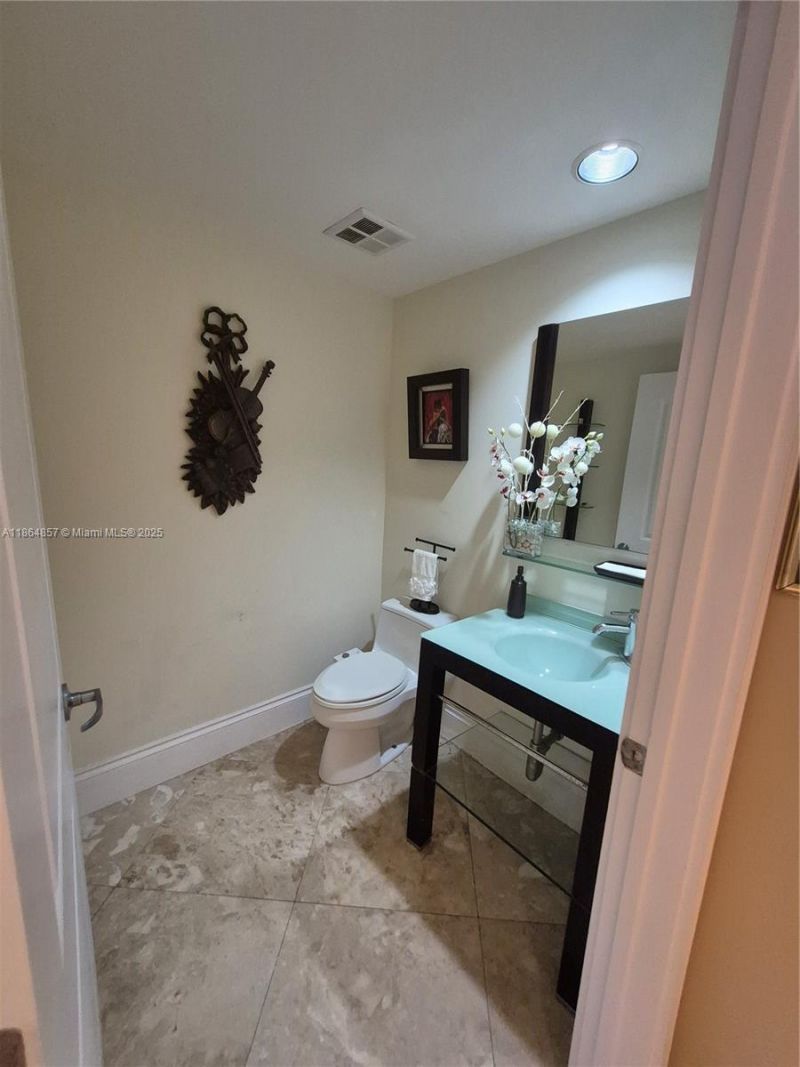 3101 S Ocean Dr, Unit 2707, Hollywood, FL 33019 Photo