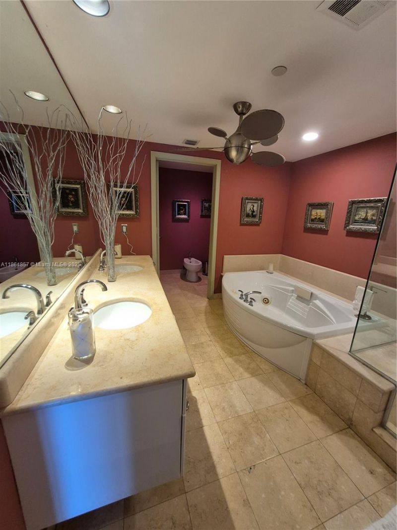 3101 S Ocean Dr, Unit 2707, Hollywood, FL 33019 Photo