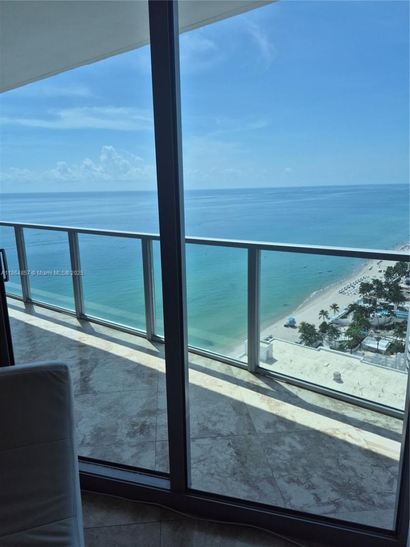 3101 S Ocean Dr, Unit 2707, Hollywood, FL 33019 Photo