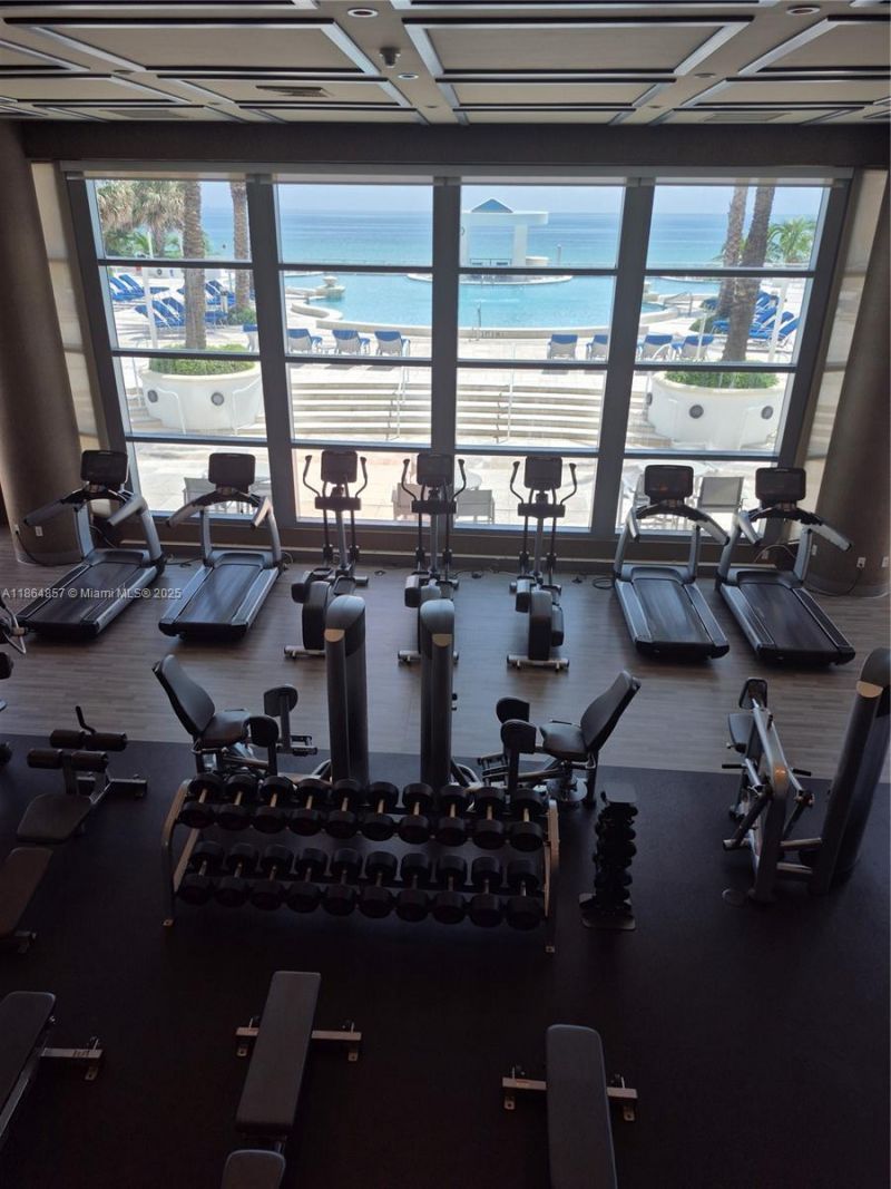 3101 S Ocean Dr, Unit 2707, Hollywood, FL 33019 Photo