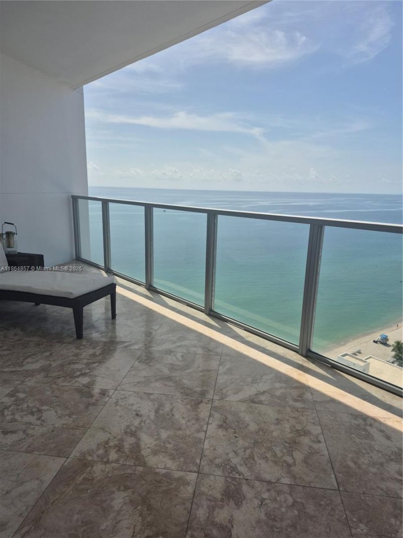 3101 S Ocean Dr, Unit 2707, Hollywood, FL 33019 Photo