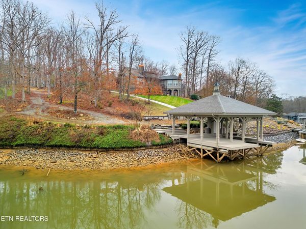 927 Windridge Rd, Friendsville, TN 37737