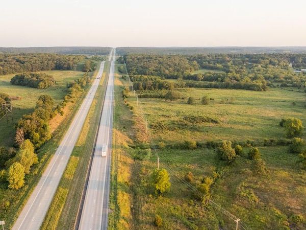 000 Highway B, Bolivar, MO 65613