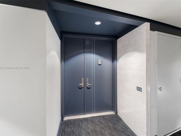 901 Brickell Key Blvd, Unit 2801, Miami, FL 33131
