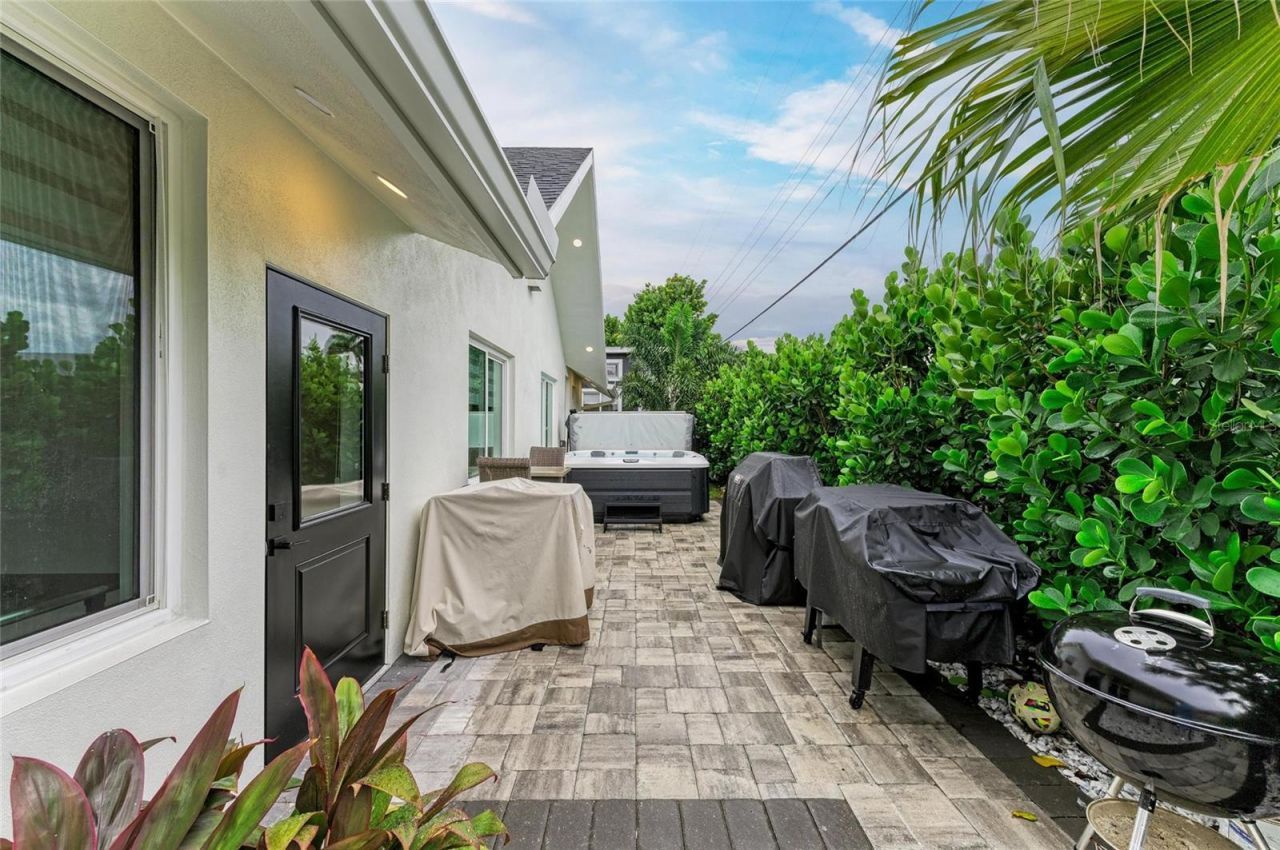 2156 Orchid Street, Sarasota, FL 34239 Photo